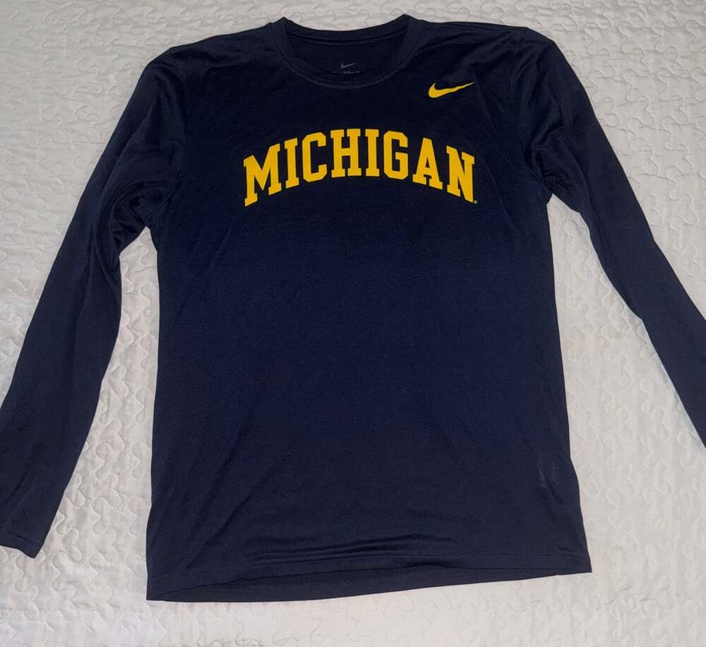 Nike DRI-FIT Michigan Wolverines Long Sleeve T-Shirt Size L